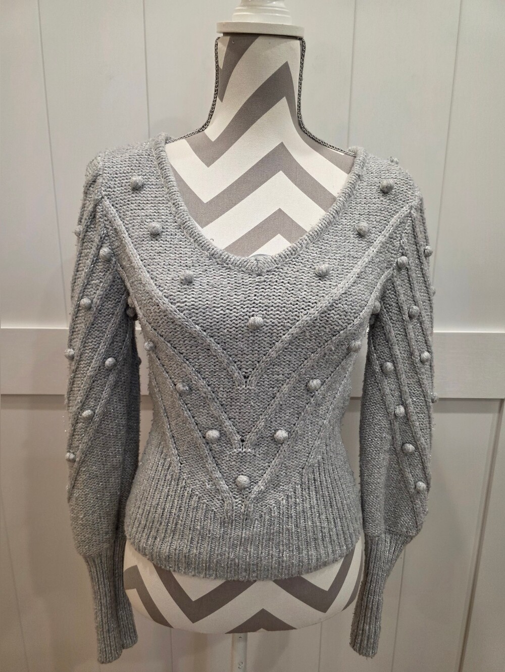 White House Black Market Embroidered V-Neck Sweater Size XS *193